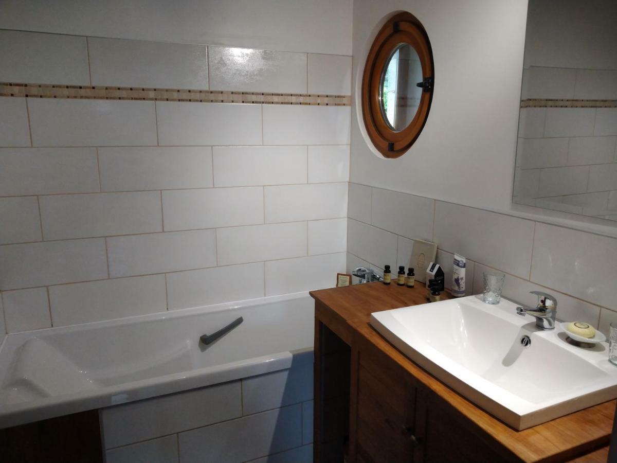 Bed and Breakfast La Ferme Manoir Saint Barthelemy Juaye-Mondaye Екстер'єр фото